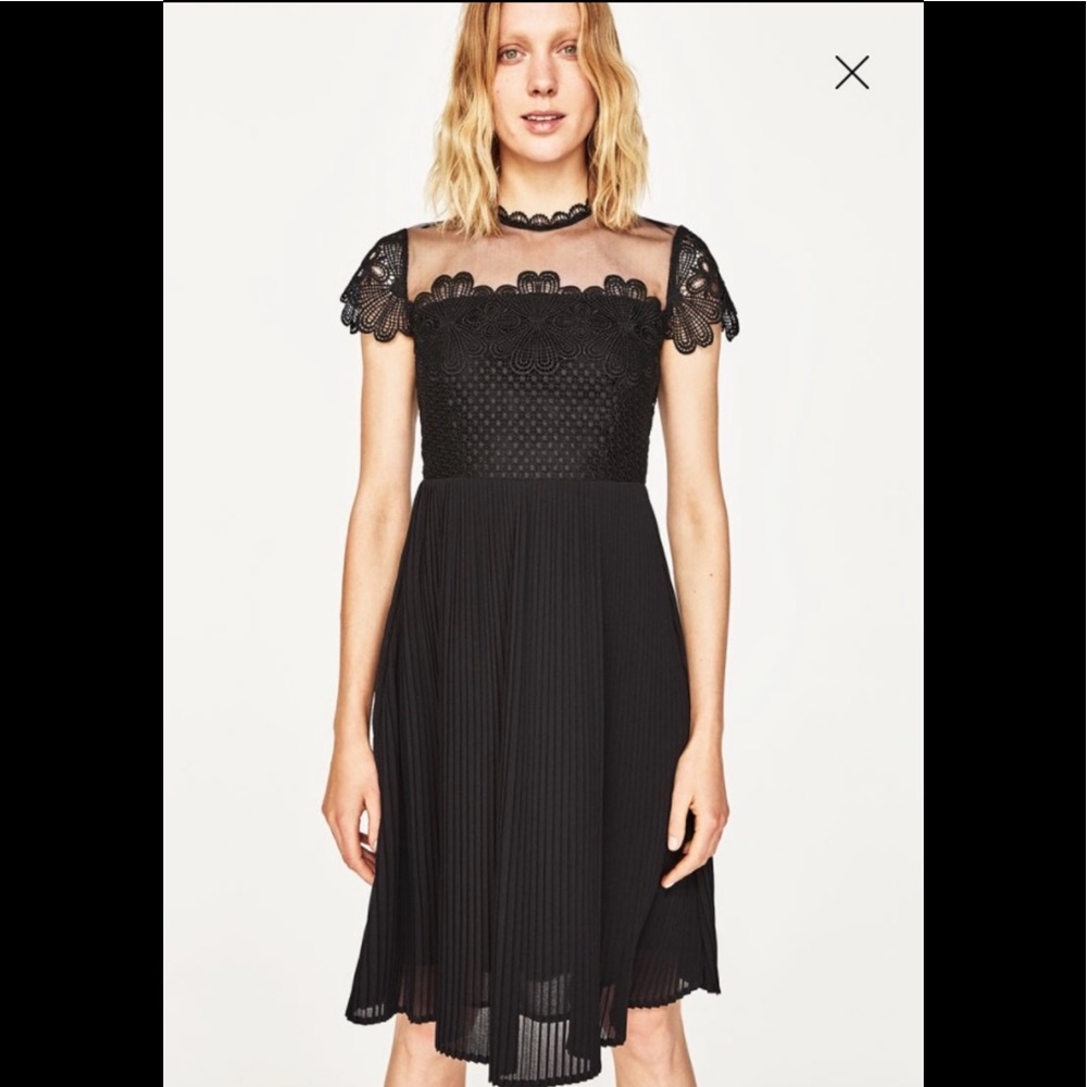 Zara Lace Dress w/ Pleated Skirt Sz S